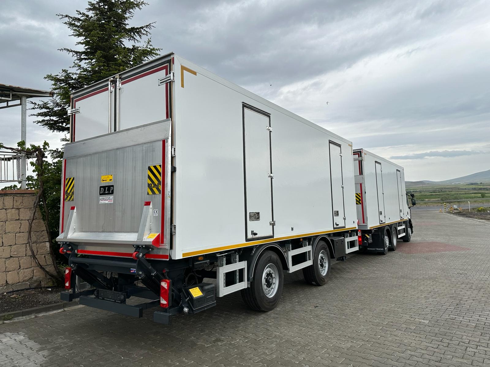 18000 Kg Çift dingil Kapalı Kasa Kamyon Römorku 