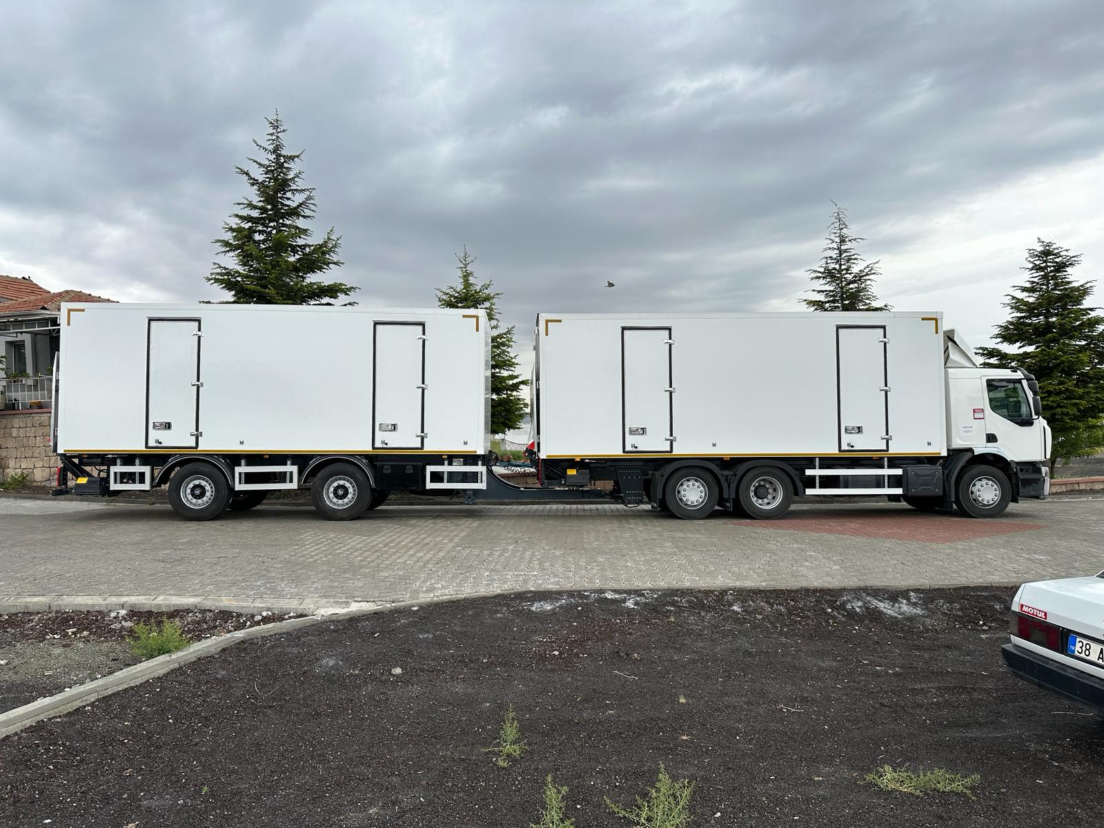 18000 Kg Çift dingil Kapalı Kasa Kamyon Römorku 